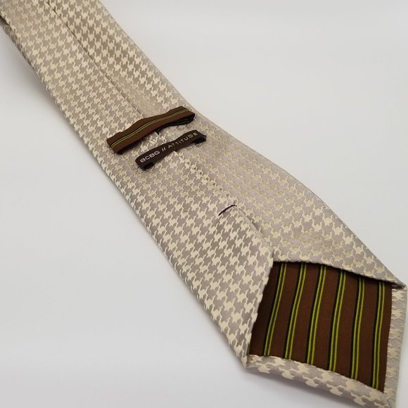 Men's BCBG Attiude 60" - Picture 2 of 4